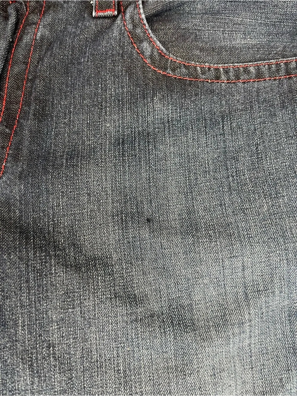 True Religion Men’s Dark Blue Straight Jeans with Red Stitching size 40